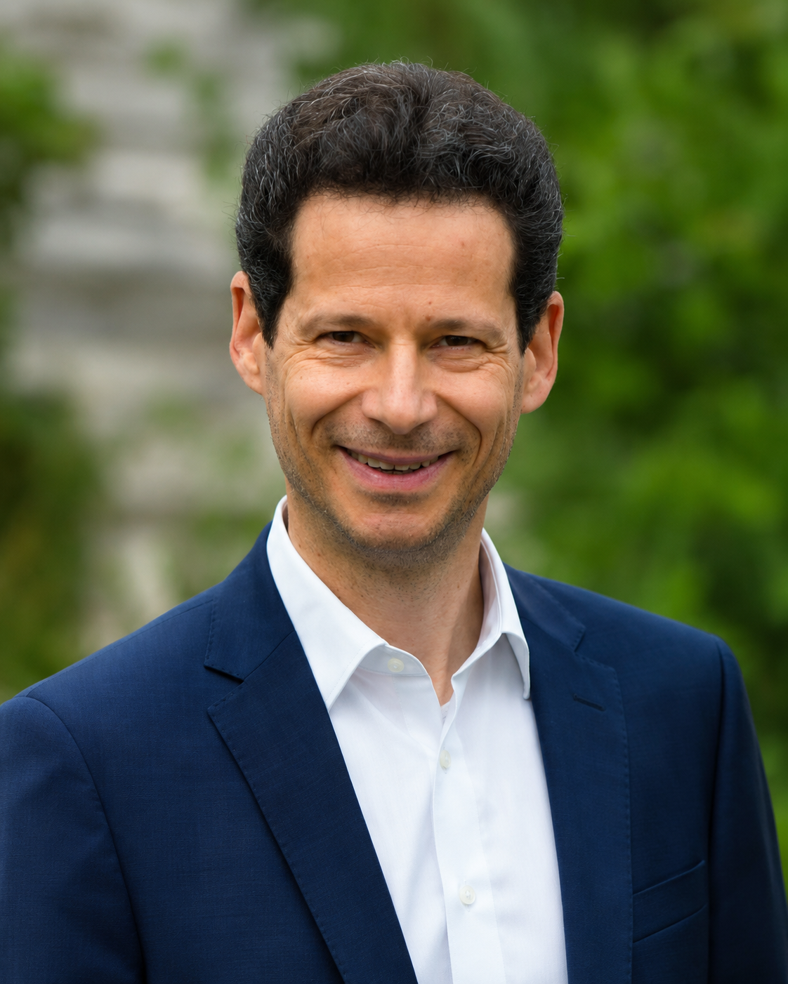 Dr. Hartmut Fischer